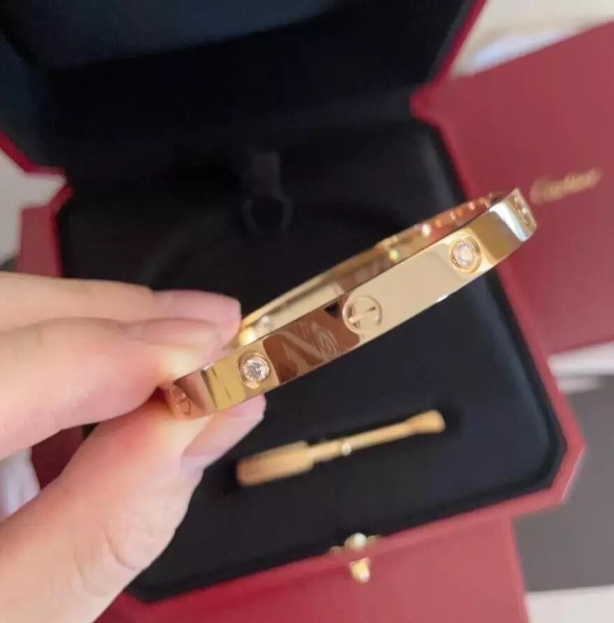 💎 Cartier LOVE Bracelet – Classic Model with 4 Diamonds 💎 ✨ Authentic Luxury, Mint Condition & Unbeatable Price! ✨