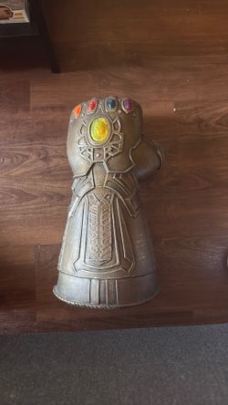 Thanos Infinity Gauntlet (Foam)