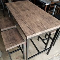 Brown Counter Height Table With 4 Stools 