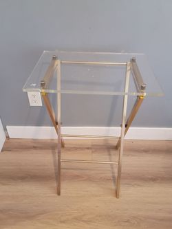 Acrilic table $ 25