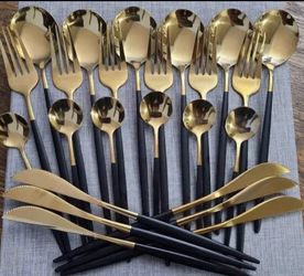 24 Piece Utensil Set 