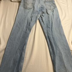 Vintage Levi’s 505. Regular Fit . Straight Leg W42 X L32 . .. $25