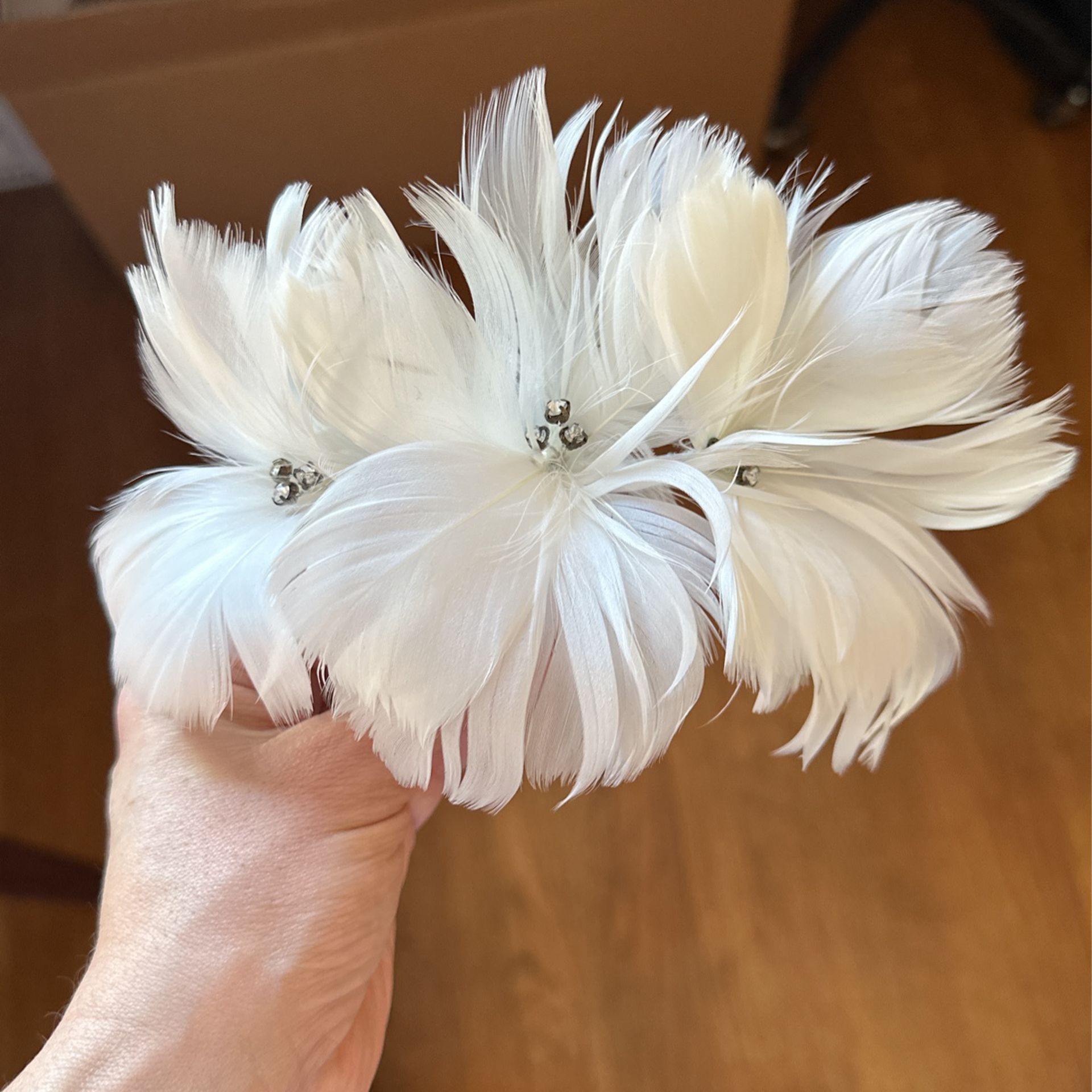 Bridal hairpiece White Feather comb
