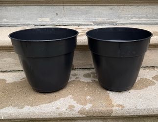 2 large plastic planter pots