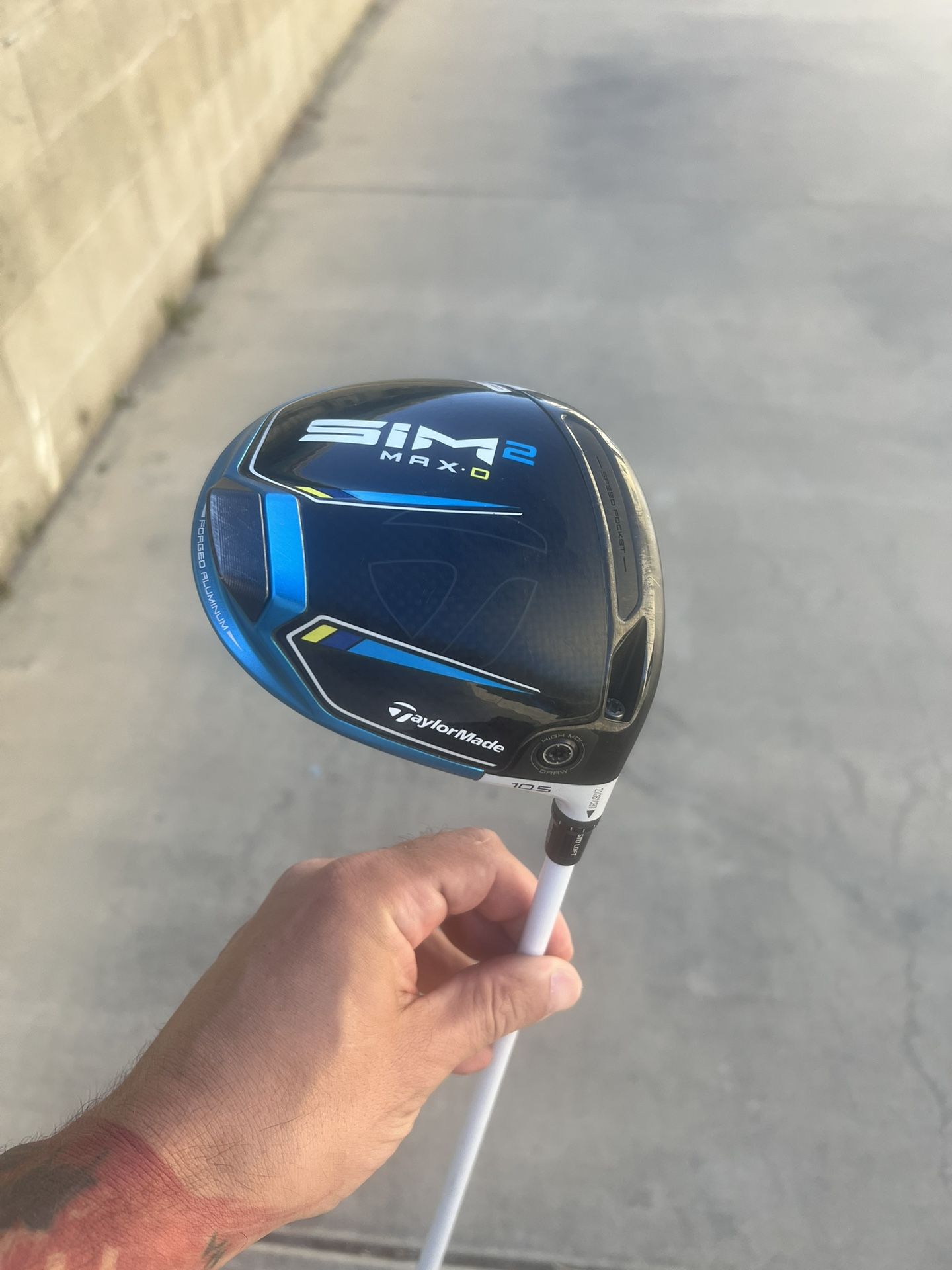 Sim2 Max d Taylor made Driver On Fujikura R Flex Shaft