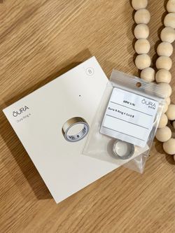 NEW Oura Ring 4 Gold Size 8 Smart Ring