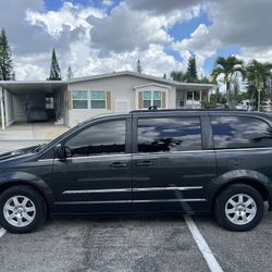 2012 Chrysler Town & Country