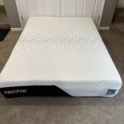 Nectar, Nectar Classic Memory Foam, Queen, Like New