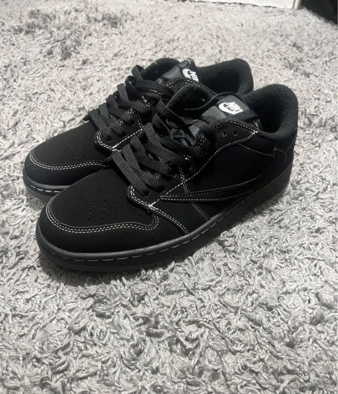 Jordan 1 Travis Scott Phantoms