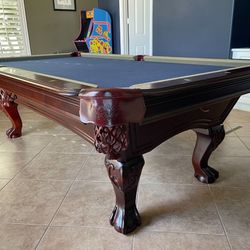 Pool Table ( Free Delivery & Set Up & New Color Felt Of Your Choice