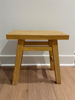 Threshold wood stool