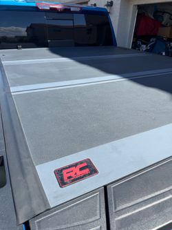 Chevy/GMC 1500 Rough Country Tonneau Cover 6'7" Standard Bed