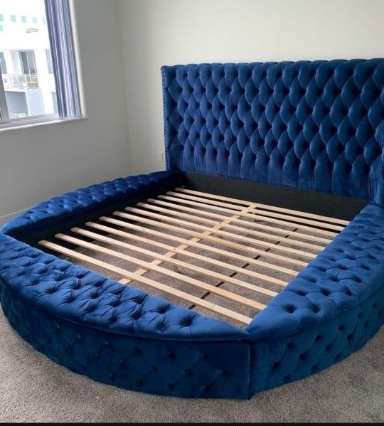 Round Bed Storage Bed Tufted Velvet NEW