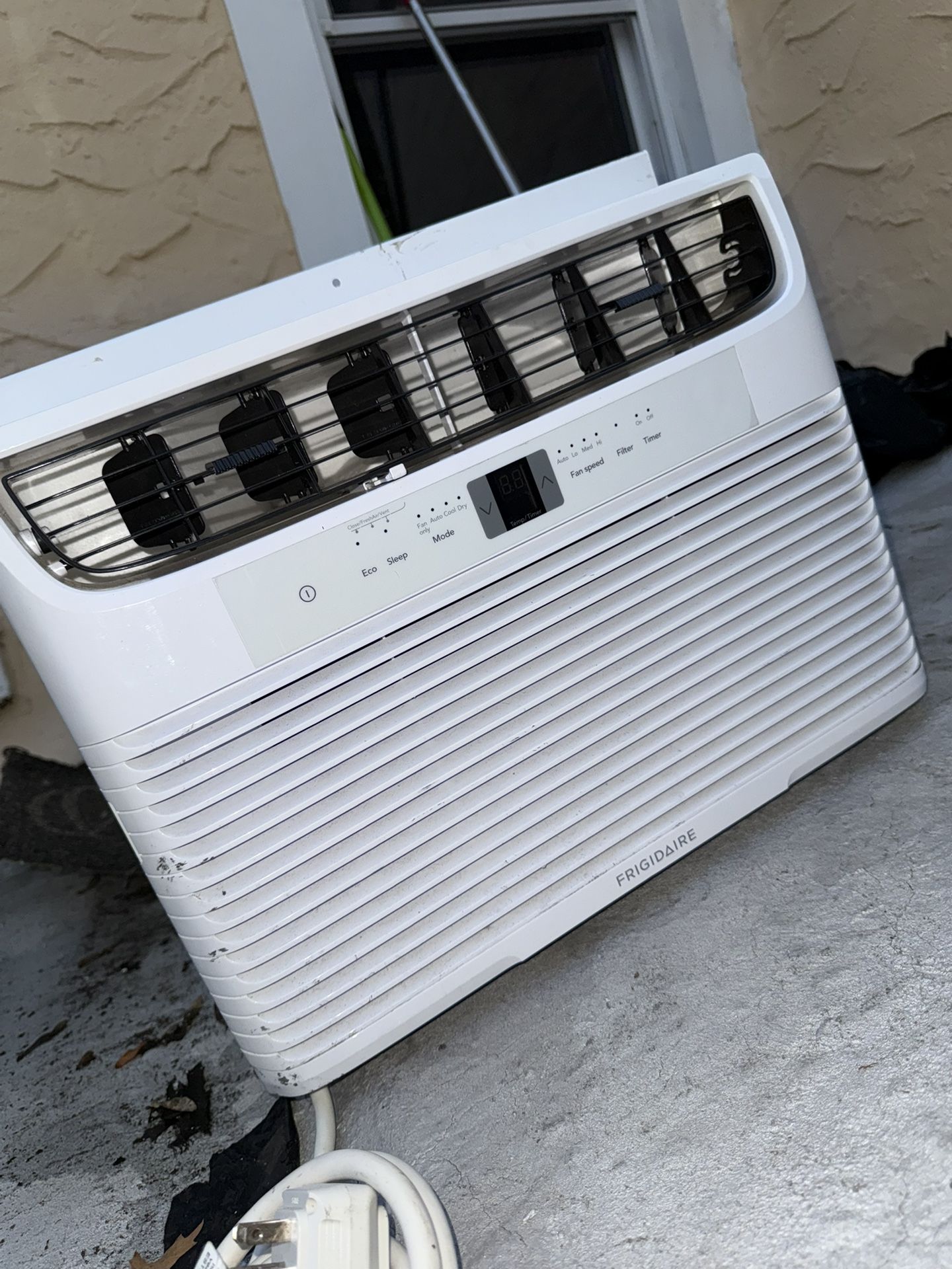 Frigidaire 12,000 BTU 115V Window Air Conditioner