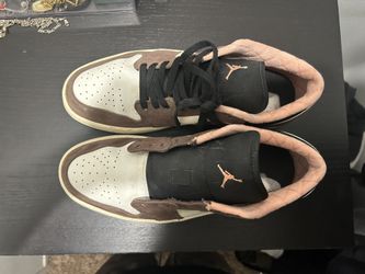 Jordan 1 Low Mocha