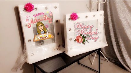 Vanity mirrors ready to go 😍