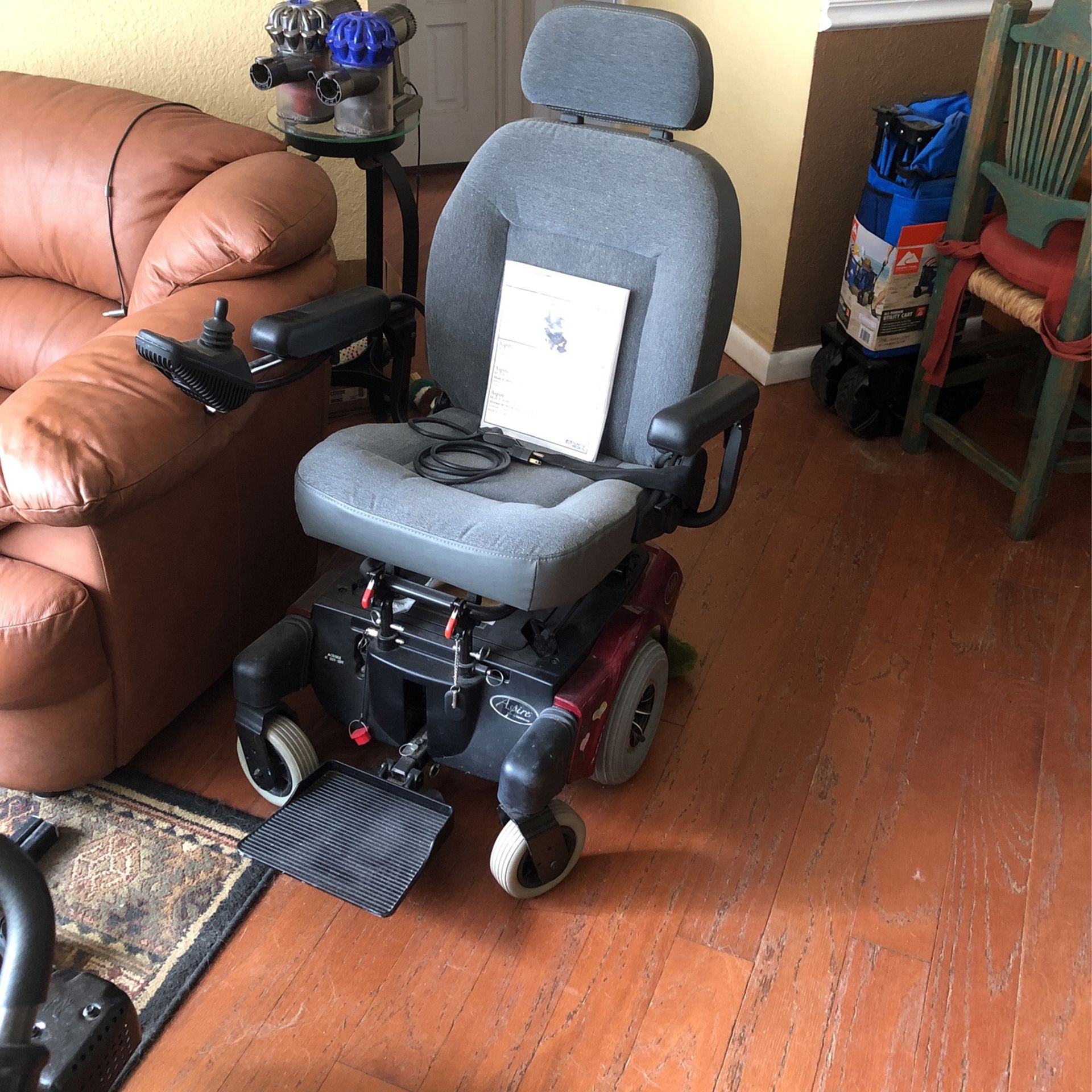 Guardian M11 Series Power Chair Like New
