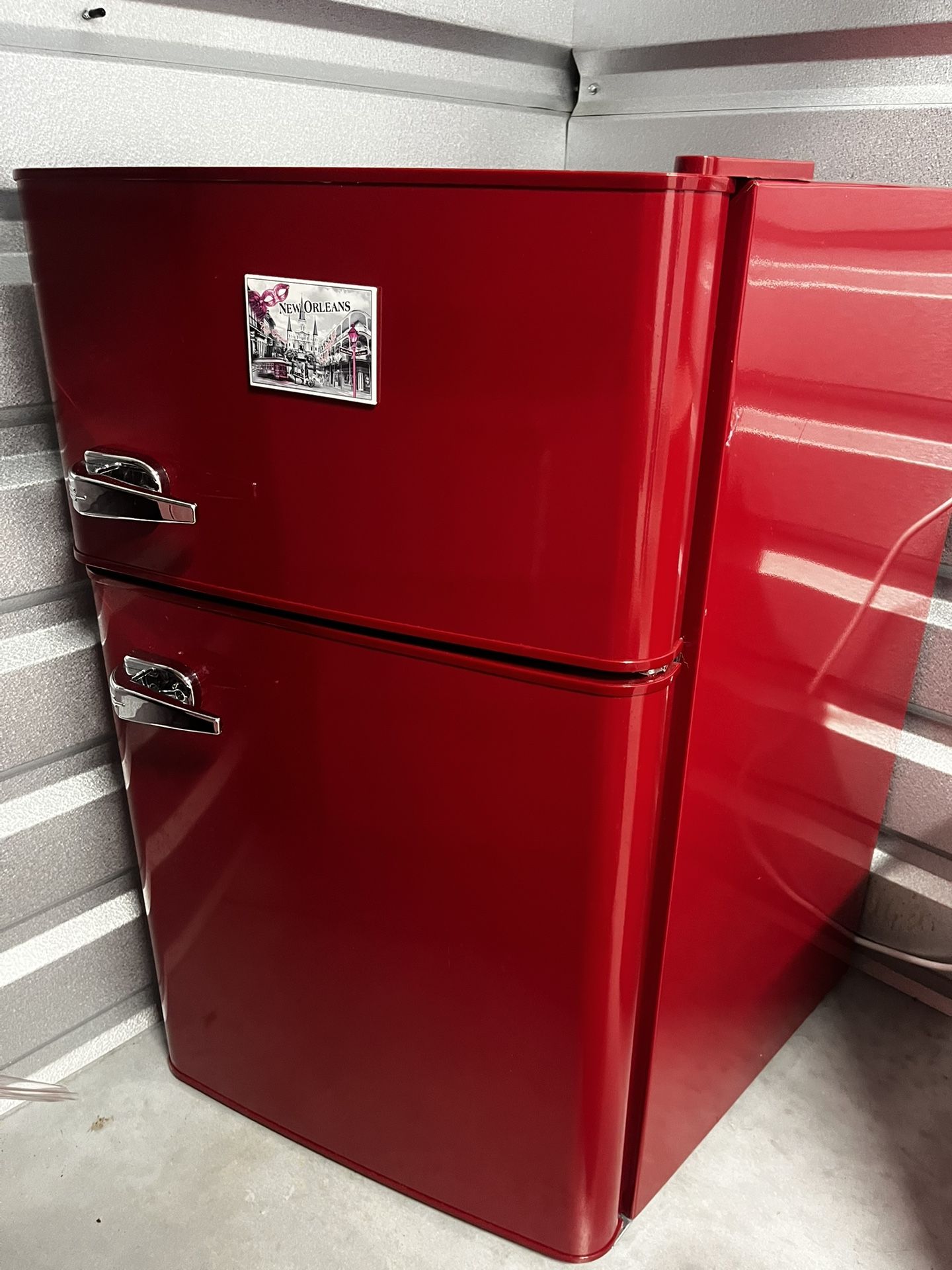 Havato Red Mini Fridge (in Like-New Condition)
