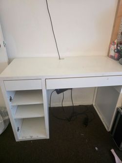 Free white desk