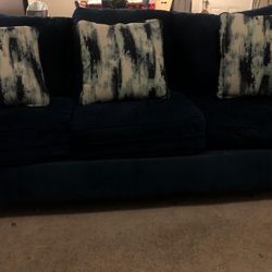 Blue Couch Used Like New 