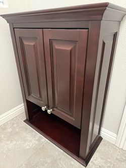 Bathroom wall cabinet