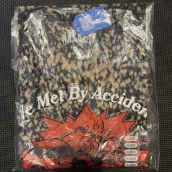 Market Studios Tee “We Met By Accident” XL