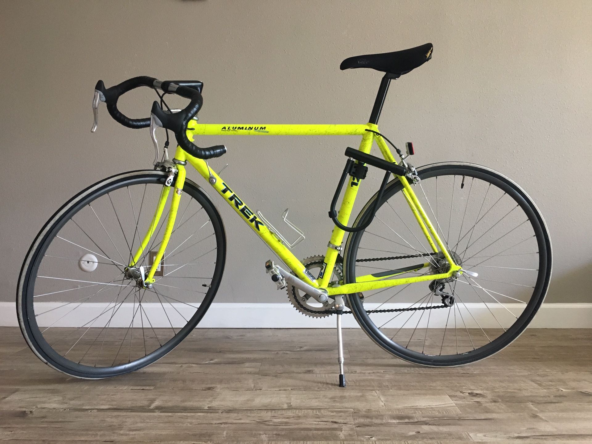 Trek 1200 aluminum, neon yellow road bike, 55 cm frame