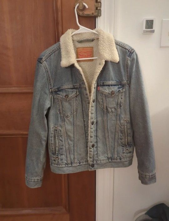 Levi's Sherpa Jacket Size S (Medium wash)