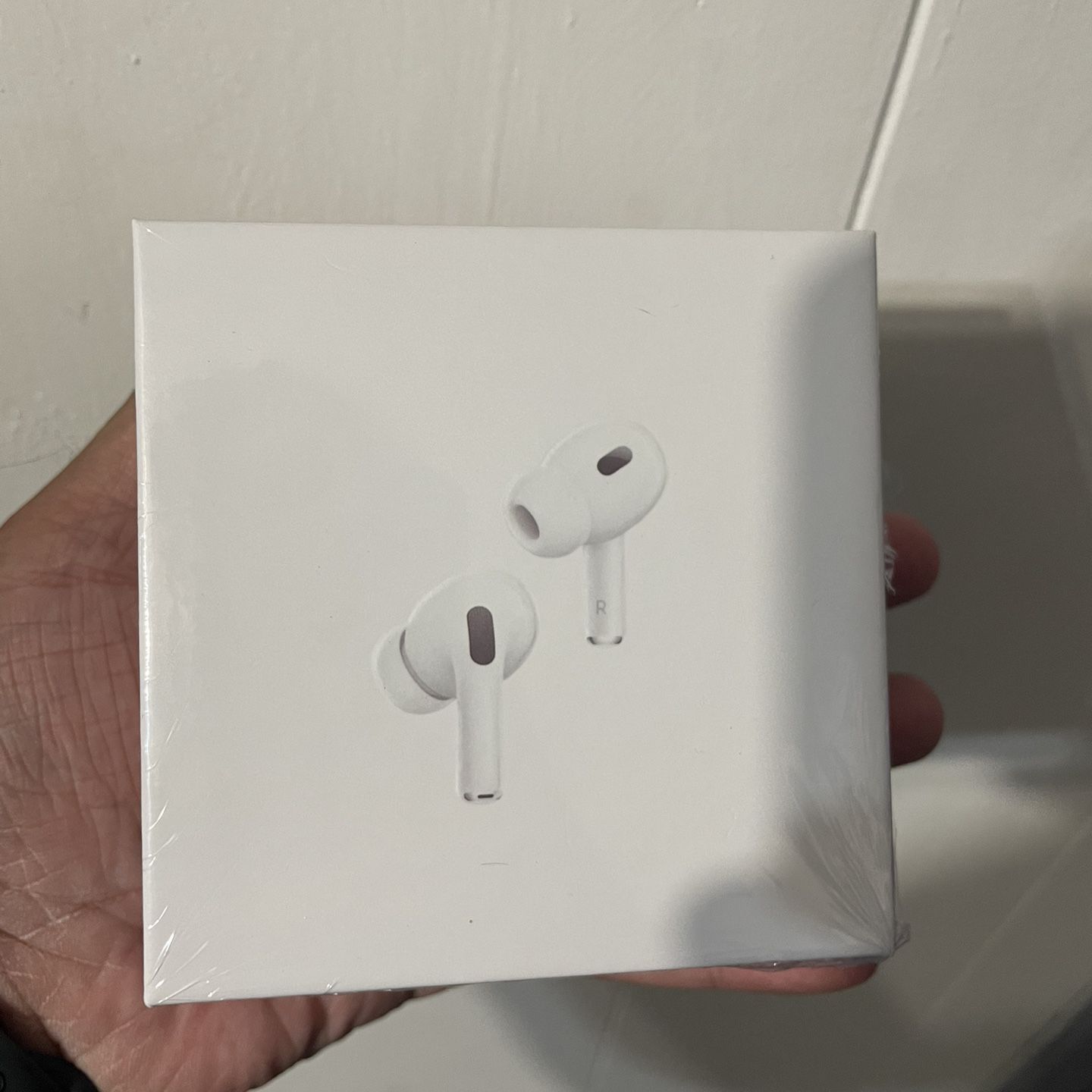 Apple AirPods Pro 2nd Generation (AUTHENTIC)(QUICK RESPONSE)