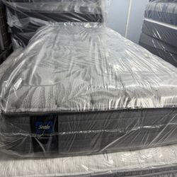 TWIN SIZE SEALY POSTUREPEDIC MATTRESS & BOX SPRING BED SET