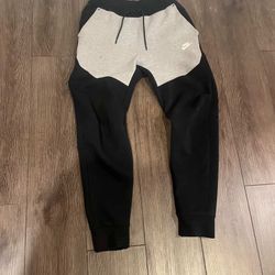 Nike Tech Pants 
