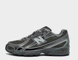 New Balance 740 Sneakers