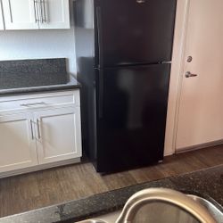 WHIRLPOOL FRIDGE