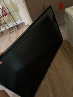 43 Inch TV COMES WITH MOUNT!