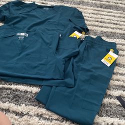 Wonder Wink Size Medium 2 Set Tops And Two Bottom 