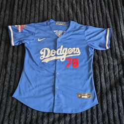 Los Angeles Dodgers Women’s Blue Home Jersey – Size Large