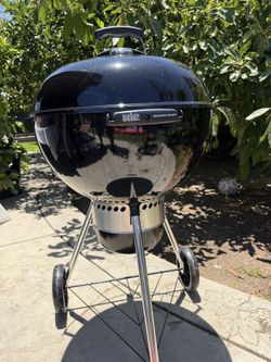 Weber 22” Master Touch Charcoal Grill