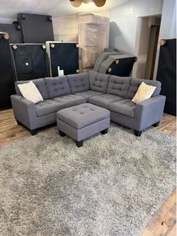 Sectional couch with ottoman