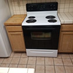 Used 30"electric Range,self Cleaning 
