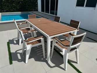 Impresionante conjunto de patio (muebles de exterior) *conjunto perfecto para el clima de Miamiπ
