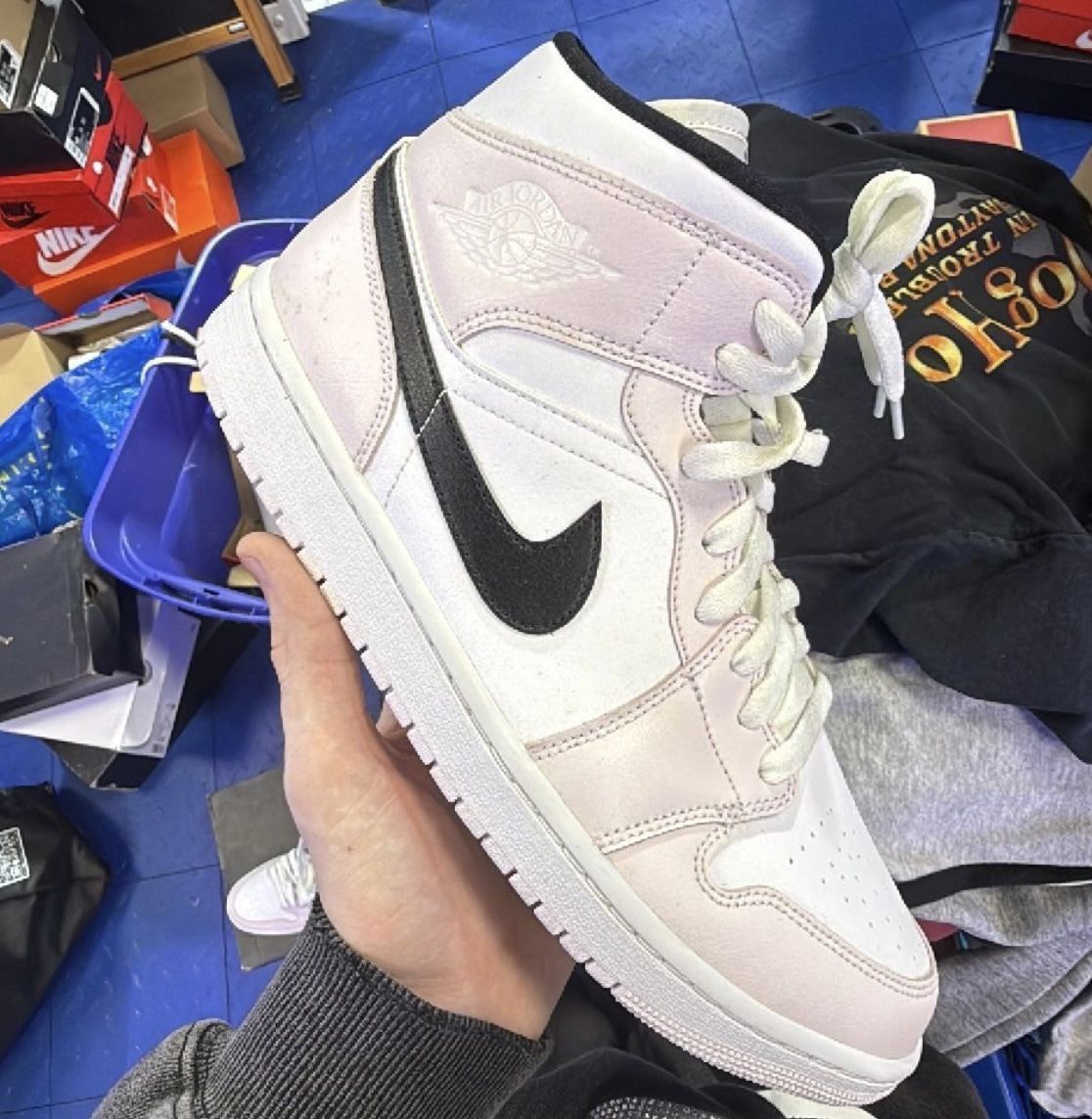 Barely Rose Jordan 1s Brand New 