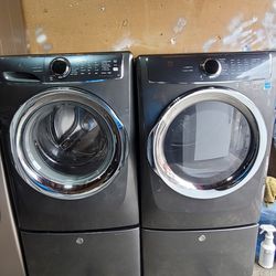 Electrolux Front Loading Washer And Gas Dryer Set With Pedestals 
