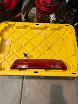 Nissan Titan third light