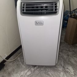 Portable A/C Unit Black+ Decker