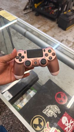 Play station 4 pink controller