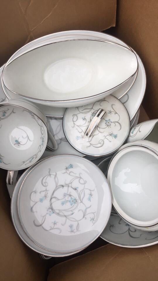 Noritake China dishes 7 cups 11 medium plates 5 big dinner plates 3 saucers a sugar container 9 desserts plates 6 small bowls and a big salad plate