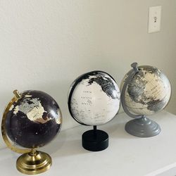 World Globe  earth Set Of 3 . 