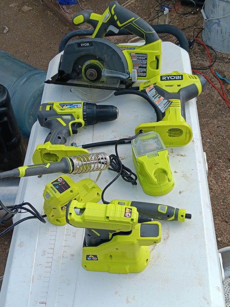 Ryobi tool set
