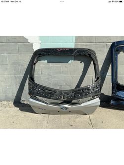 2017- 2022 TOYOTA PRIUS PRIME TAILGATE *for parts*