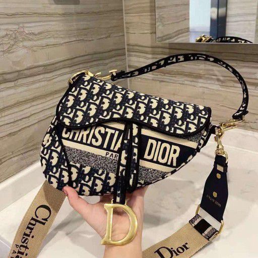 CHRISTIAN DIOR Bag for Sale in Long Beach, CA - OfferUp